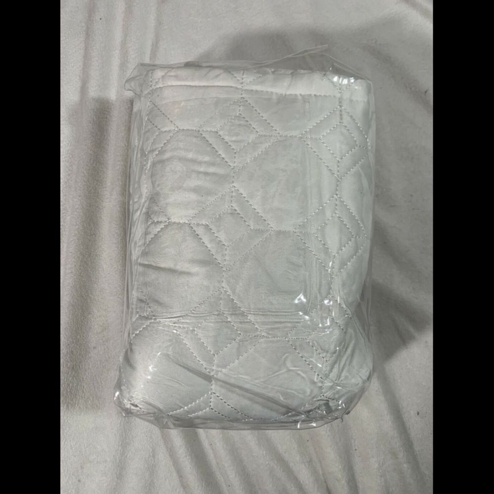 NEW Hotel Collection Alabastar Quilted (1) Standard Sham Pillow - Picture 2 of 12